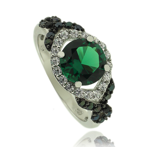 Amazing Sterling Silver Ring WIth Round Cut Emerald