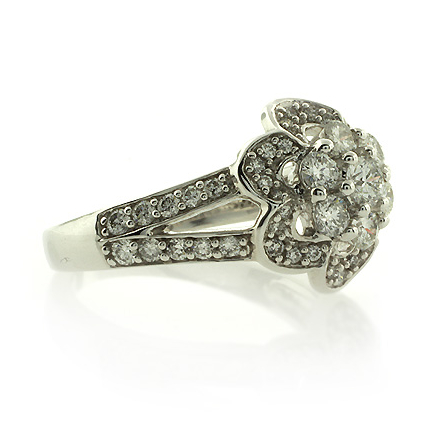 18K White Gold 1 carat Diamonds Ring